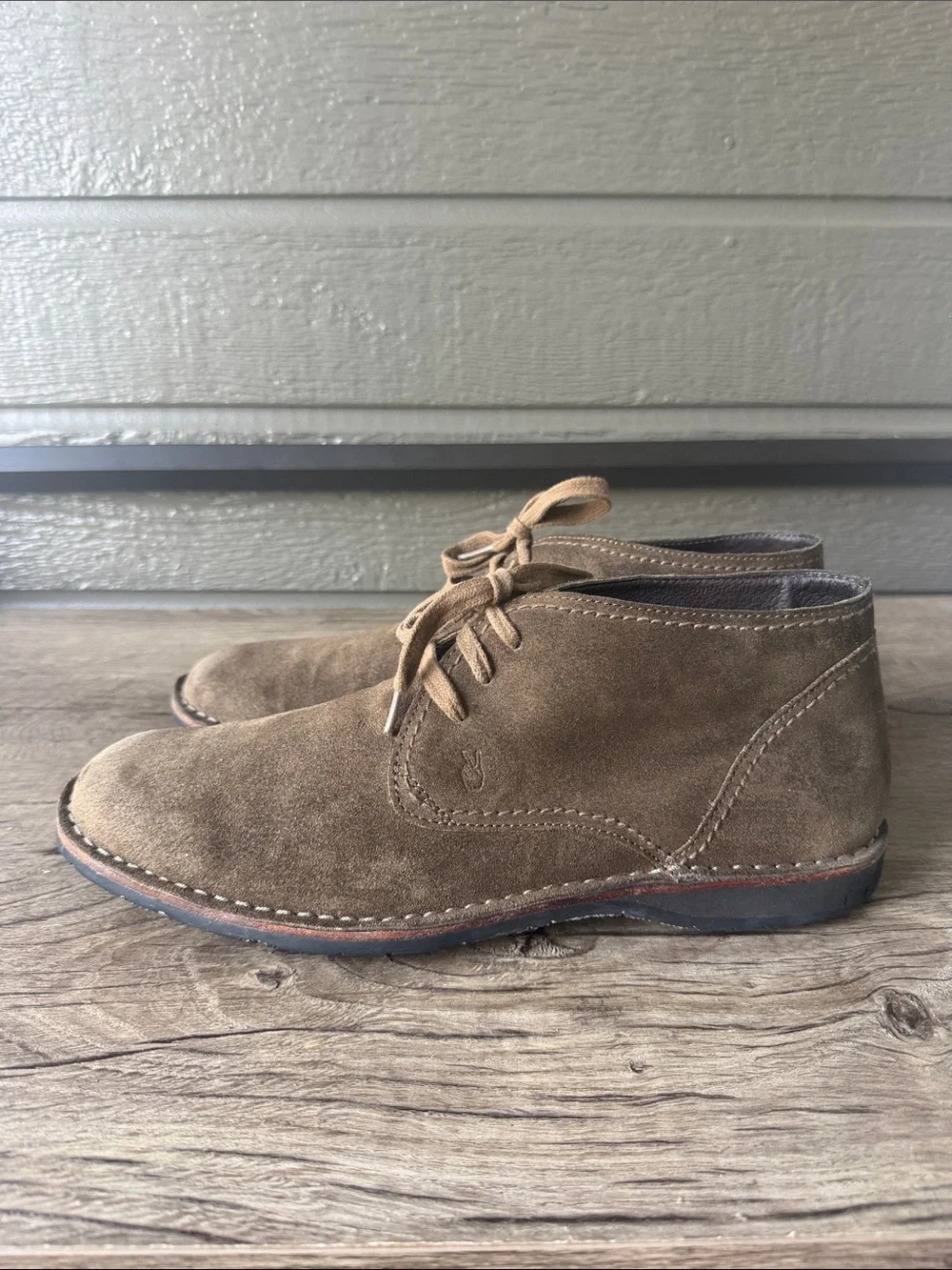 John Varvatos Men’s Olive Brown Suede Chukka Boots size 10.5 M